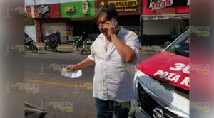 Motociclista se estampó contra un taxi sobre la avenida 20 de noviembre en Poza Rica