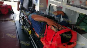 Motociclista se estampó contra un taxi sobre la avenida 20 de noviembre en Poza Rica