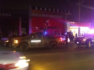 Operativo de cierre en centros nocturnos en la 20 de Noviembre de Poza Rica Operativo de cierre en centros nocturnos en la 20 de Noviembre de Poza Rica