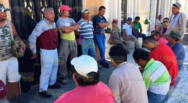 Paran labores en panteón municipal de Poza Rica Paran labores en panteón municipal de Poza Rica