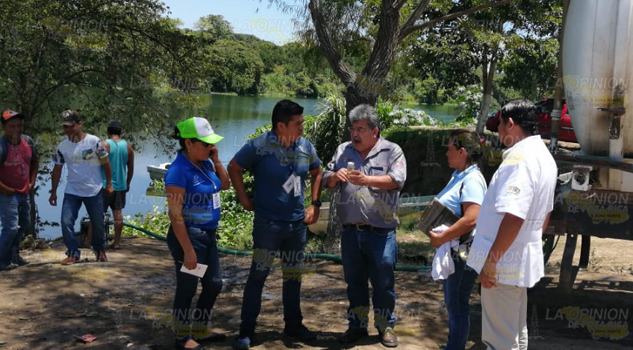 Personal de COFEPRIS orienta a la población de Cazones sobre la cloración del agua