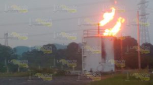 Plataforma de Pemex se incendia, evacuan a pobladores de San Diego Plataforma de Pemex se incendia, evacuan a pobladores de San Diego