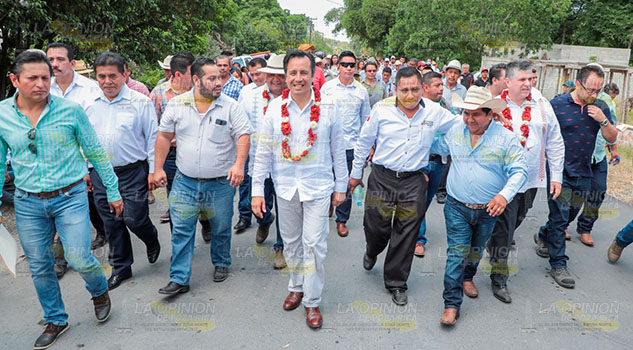 Reconstruyen más carreteras en la zona norte de Veracruz Reconstruyen más carreteras en la zona norte de Veracruz
