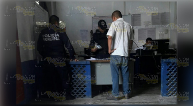 Taxista pasó la noche en la cárcel