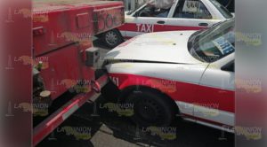 Taxista se estampó contra un remolque de tráiler en frente a Garibaldi
