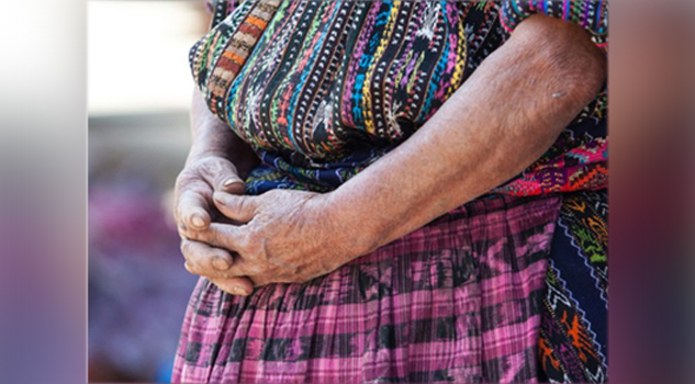 Traducen a totonaca manual para prevenir cáncer de mama