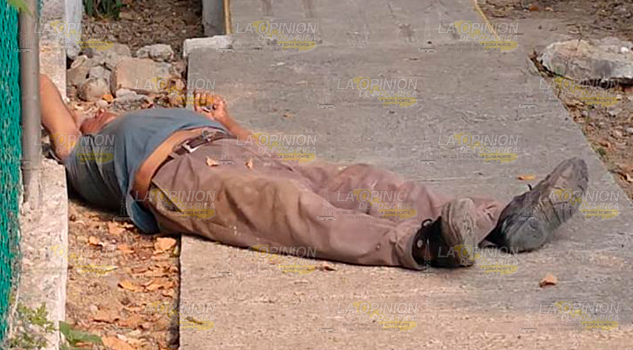Vigilante muerto en plena calle de Poza Rica Vigilante muerto en plena calle de Poza Rica