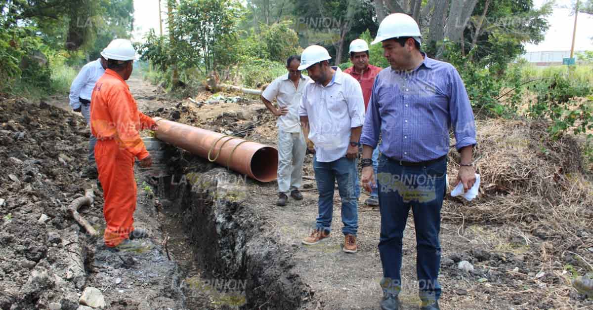 Alcalde de Naranjos supervisa obras