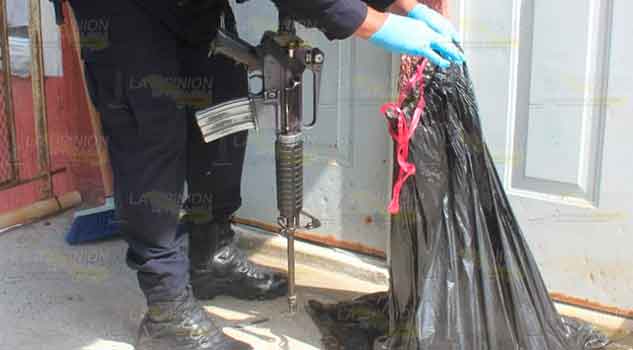 Hallan restos en bolsas negras en Casas Geo, vecinos no aguantaban el pestilente olor