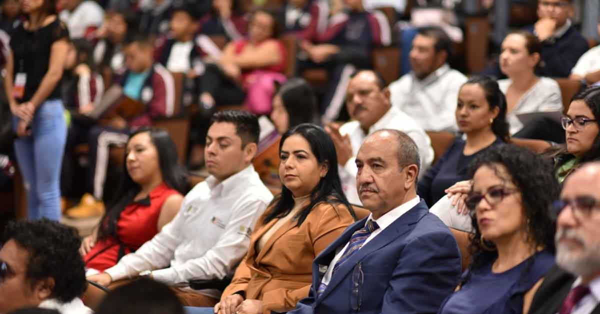 Refrenda diputada su compromiso para mejorar leyes que protegen a niñas y niños