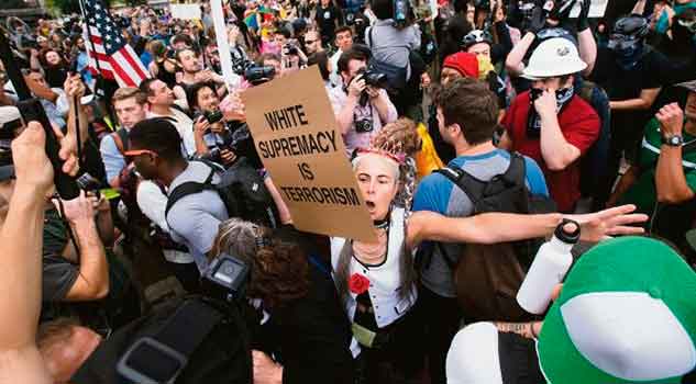 Arrestan a 13 e incautan armas durante protestas en Portland