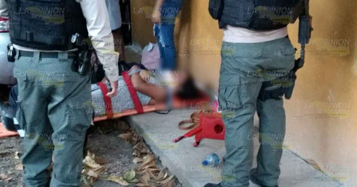 Madre e hijas lesionadas tras aparatosa volcadura