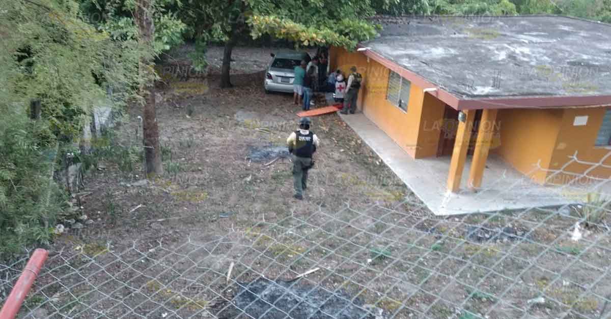 Madre e hijas lesionadas tras aparatosa volcadura