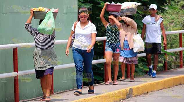 “Las machis”, hay muy poco que vender.
