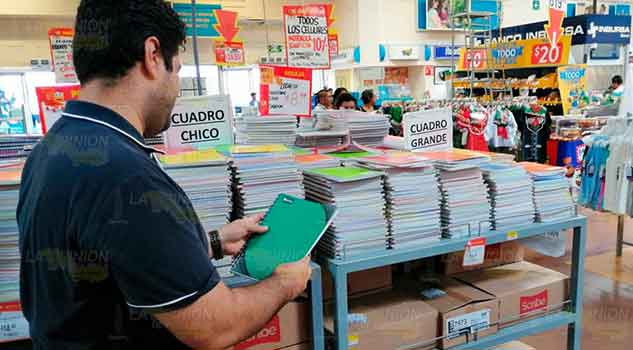 Aprovechan descuentos para surtir lista de útiles