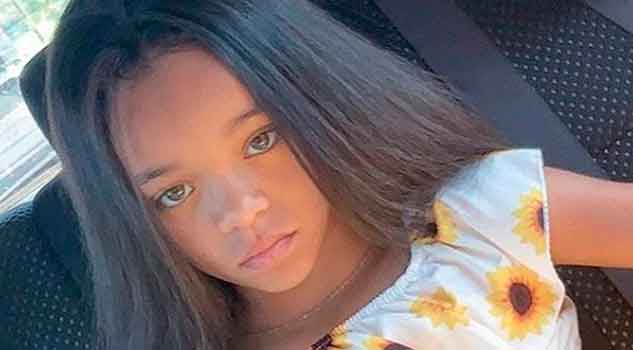 "Mini Rihanna" firmó su primer contrato como modelo y agradeció a la cantante por su apoyo