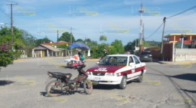 Taxi impacta a motociclista en Álamo
