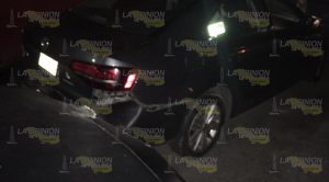 ¡Estrella automóvil en un Jetta estacionado!