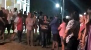 ¡Se pelean por el agua en La Florida!