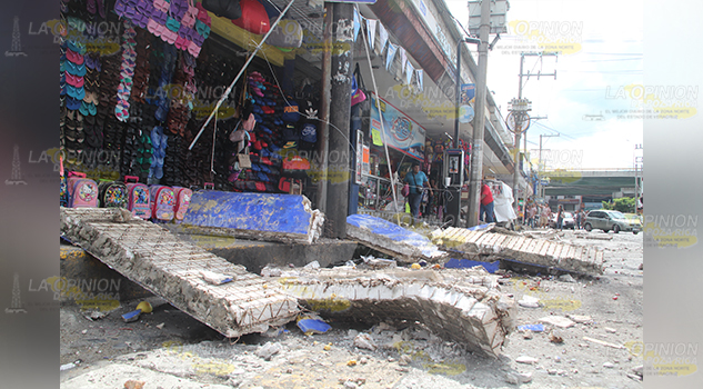 Mercado Poza Rica se cae a pedazos