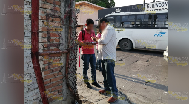 Camionetas colisionan atrás de la central camionera