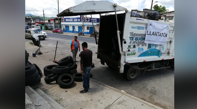 Continua campaña de recopilación de llantas para el combate el dengue en Tlapacoyan