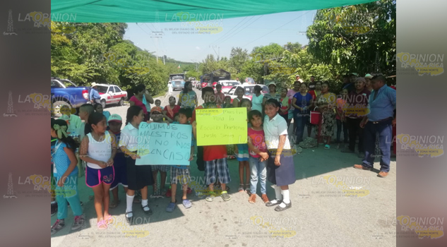 Se cumplen 24 horas de estar bloqueada la carretera en la comunidad de Arenal, Espinal