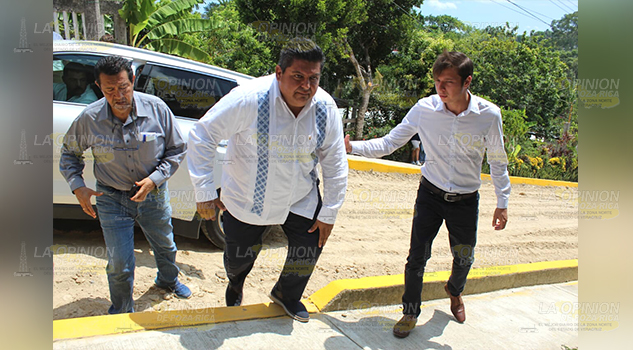 Las pifias de Mancha, alcalde de Tuxpan