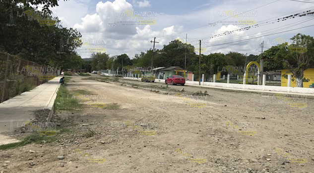 Exigen a PEMEX Cumplir con obras