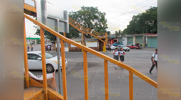 Puente peatonal puede salvar vidas
