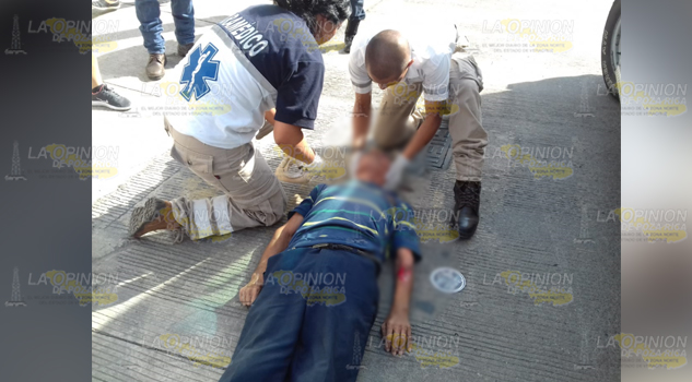 Adulto mayor sufre peligrosa caída en Tlapacoyan