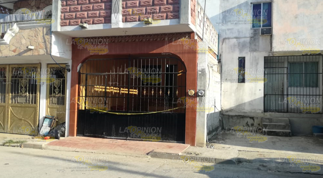 Hallan muerta a una mujer al interior de su casa en Tuxpan