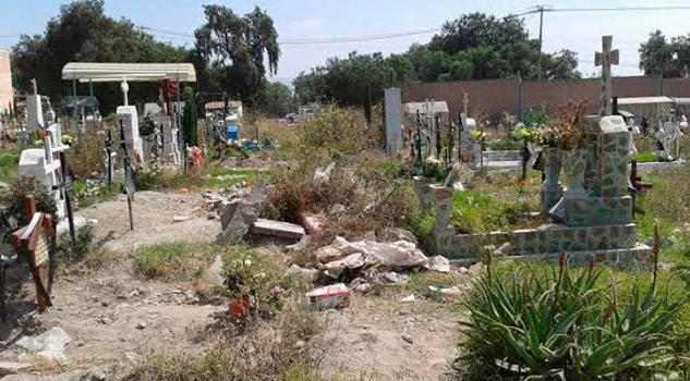 Pugna Maria Andrea por un espacio para difuntos