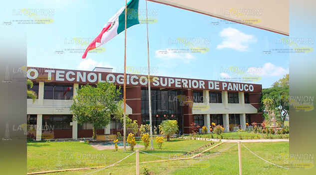 A pesar que la Ley lo prohíbe, la Directora les prohibió la entrada durante quince días