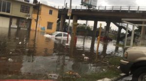 Amanece Veracruz inundado y paralizado