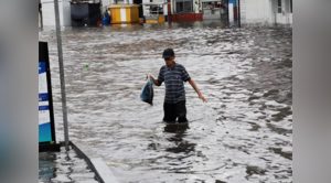 Amanece Veracruz inundado y paralizado