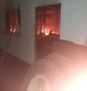 Arde bodega de cartones en Tlapacoyan Arde bodega de cartones en Tlapacoyan