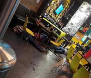 Atacan bar en Uruapan, Michoacán; reportan 4 muertos Atacan bar en Uruapan, Michoacán; reportan 4 muertos