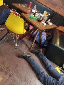 Atacan bar en Uruapan, Michoacán; reportan 4 muertos Atacan bar en Uruapan, Michoacán; reportan 4 muertos