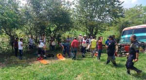Autobús choca contra camioneta y se sale de la carretera México - Tuxpan Autobús choca contra camioneta y se sale de la carretera México - Tuxpan