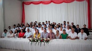 Autoridades encabezan ceremonia de imposición de cofias y gafetes en el Cetis #133 Autoridades encabezan ceremonia de imposición de cofias y gafetes en el Cetis #133