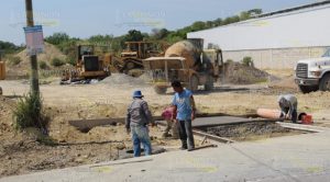 Concesiona ayuntamiento de Tuxpan vía pública a particulares; protestas