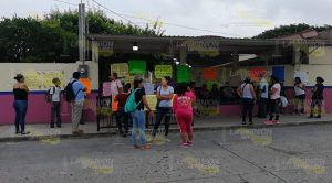 Continúa paro en la escuela primaria Rafael Valenzuela de Tuxpan Continúa paro en la escuela primaria Rafael Valenzuela de Tuxpan
