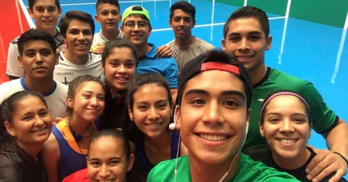 Con rifas y cooperación voluntaria, seleccionados de frontenis buscan ir al Mundial