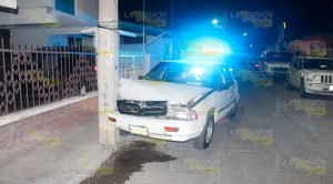 Ebrio al volante se estampa contra un poste de la CFE en Poza Rica Ebrio al volante se estampa contra un poste de la CFE en Poza Rica