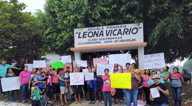 Exigen un maestro para primaria de Cerro Azul
