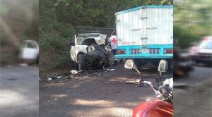 Dos muertos en contronazo sobre la carretera Tuxpan - Tampico Fatal choque sobre la carretera Tuxpan - Tampico deja dos muertos