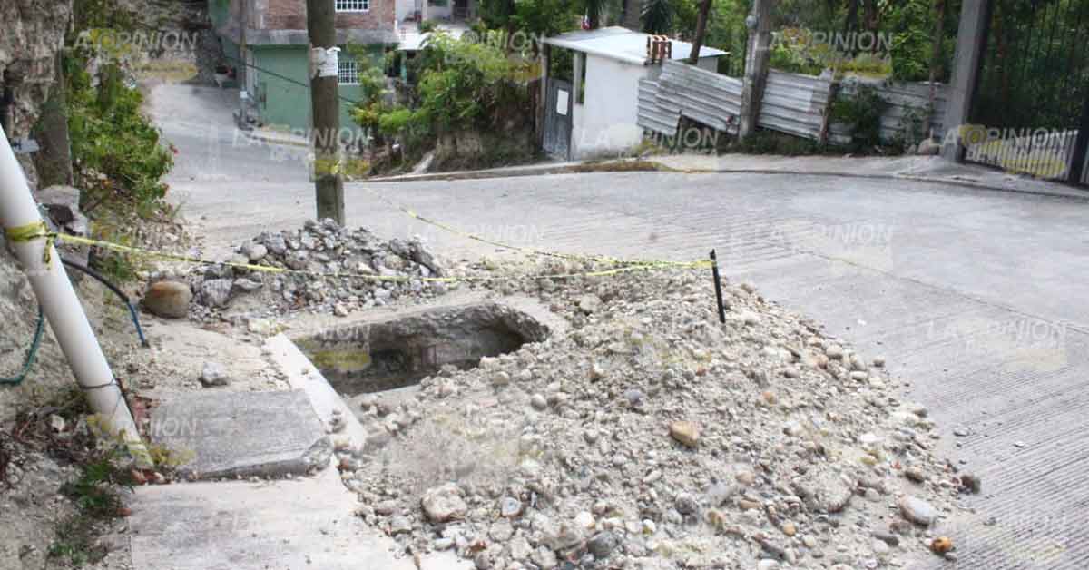 Dejan escombros en calles de Papantla