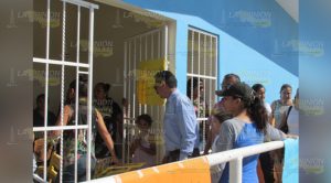 Madres de familia toman la primaria de la colonia Aviación en Álamo
