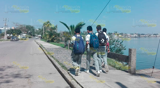 Más aulas y laboratorio con el programa Escuelas al CIEN en Tuxpan Más aulas y laboratorio con el programa Escuelas al CIEN en Tuxpan